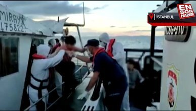 İstanbul'da batmak üzere kaçak göçmen teknesi yakalandı