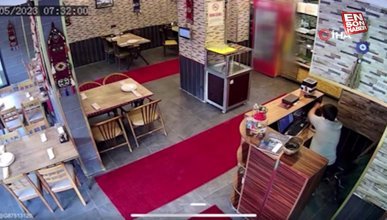 Kocaeli'de sensörlü kapıyı açarak kasaya yönelen çocuk hırsız