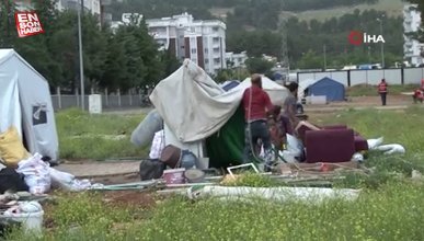 Mahalle arasındaki çadırlar, çadır kentlere taşınıyor