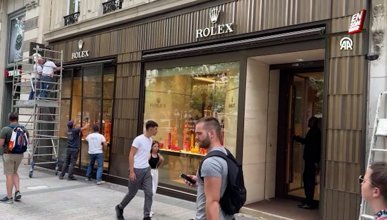 Fransa'daki olaylarda hasar gören mağazalar güvenlik önlemi aldı