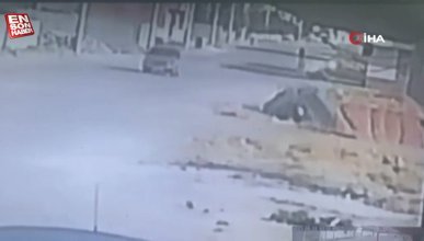 Şanlıurfa’da ilginç kaza kamerada: Araç inşaat çukuruna devrildi