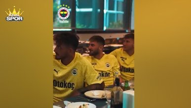 Fenerbahçeli futbolcular, Arda Güler'in imza törenini izledi