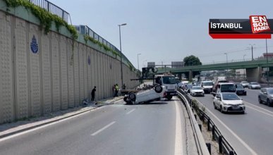 Zeytinburnu'nda feci kaza: Araç demir korkulukları aşıp yan yola düştü