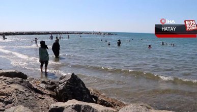 El Nino sıcağından bunalan vatandaşlar, Akdeniz’de serinliyor