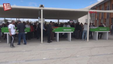 Sivas'ta kazada ölen öğretmen çift ve kızlarının cansız bedenleri toprağa verildi