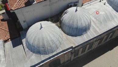 İBB yol çalışmalarında Adile Sultan Türbesi'nin zeminine hasar verdi