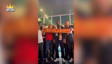 Galatasaray'ın yeni yıldızı Zaha, İstanbul'a geldi