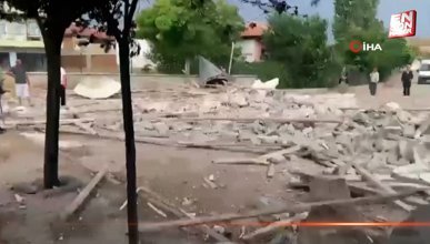 Kırıkkale’de şiddetli rüzgar caminin minaresini yıktı