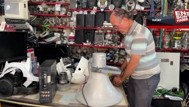 Hataylı tamirci, depremlerde hasar gören camilerin ses sistemlerini gönüllü onarıyor