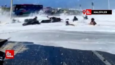Maldivler’de sahile vuran dalga, yoldaki araçları ve insanları yuttu