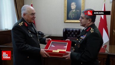 Kara Kuvvetleri Komutanlığı'nda devir-teslim: Musa Avsever görevini Selçuk Bayraktaroğlu'na devretti