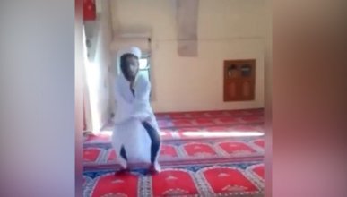 Malatya'da camide tepki çeken görüntü: Cübbe giyinip dans etti