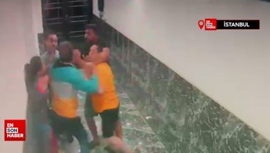 İstanbul'da sitede çocukların ses kavgasında saç başa kavga ettiler