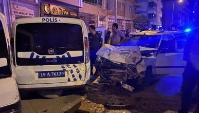 Çorum'da polis aracına otomobil çarptı: 1'i polis 3 yaralı