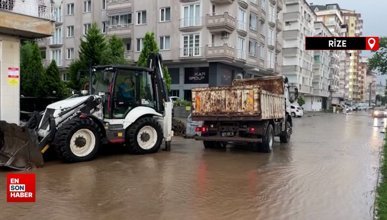 Rize'de şiddetli yağış: Dere suları yükseldi, evler boşaltıldı