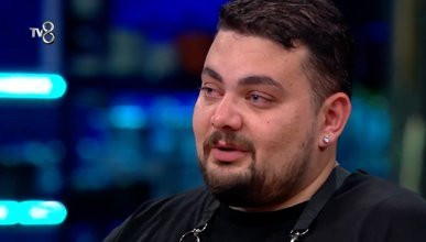MasterChef'de elenen Eray, gözyaşlarını tutamadı