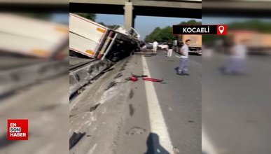TEM'de lastiği patlayan tır köprü ayağına çarptı, zincirleme kaza beraberinde geldi