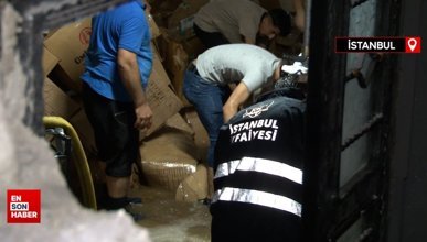 Arnavutköy’de ayakkabı imalathanesini su bastı
