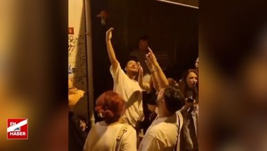 Sokakta şarkı söyleyen Uraz Kaygılaroğlu'na mahalleliden tepki