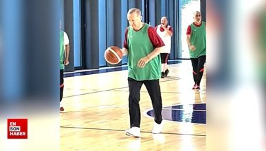 Cumhurbaşkanı Erdoğan’ın yeni basketbol performansı: Masada, sahada, sporda mücadeleye devam