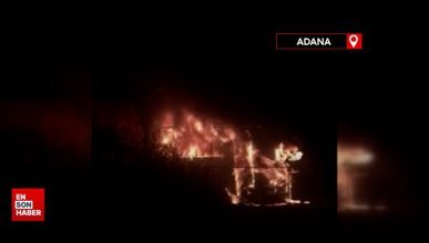 Adana'da park halindeki otobüs alev alev yandı