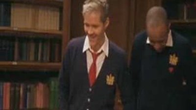 Erotik klip koleji karıştırdı