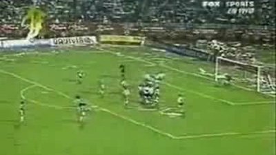 Ünlü Kolombiyalı kaleci Higuita'dan süper kurtarışlar