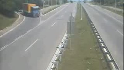 Otoyolda TERS YÖNDE giden tırlar
