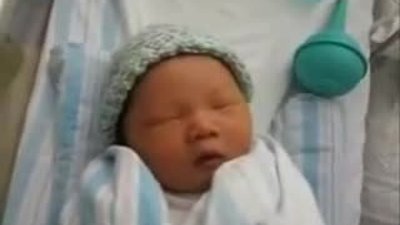 bu bebek sadece 1 haftalık ama konuşabiliyor