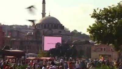 Ece Vahapoğlu Türkiye için hamama girdi