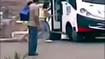 kızlar şaka yaparsa