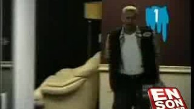 Masum gence Canavar fare şakası