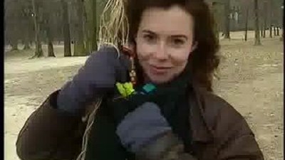 Yardım Edin Kadın Uçuyor