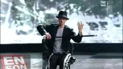 Elisabetta Canalis'ten seksi dans