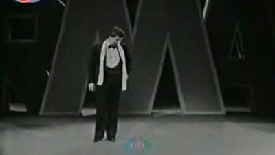 İlhan İrem - Ben Değilim