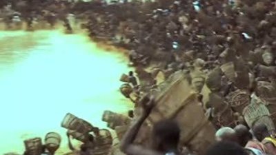 Buharlaşan Antogo gölü ve 2 bin balıkçı