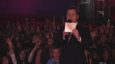 Britney Spears Performs Till the World Ends