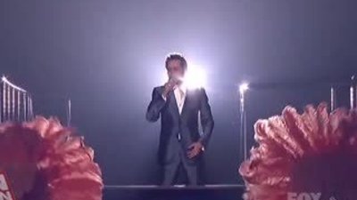 JLO'dan eşine ateşli öpücük HD