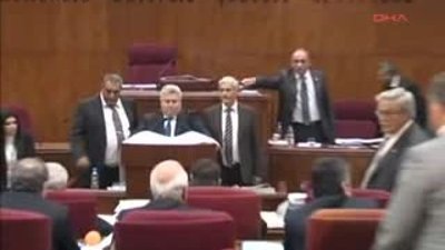 KKTC Meclisi'nde arbede