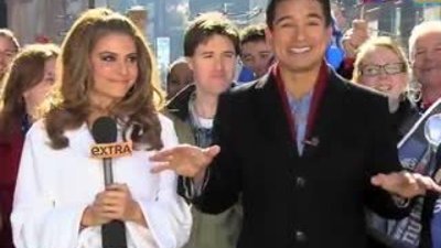 Güzel manken canlı yayında bikiniyle kaldı