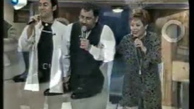 Ahmet Kaya ve Serdar Ortaç halay çekiyor