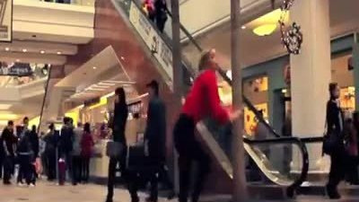 AVM'de çılgın dans