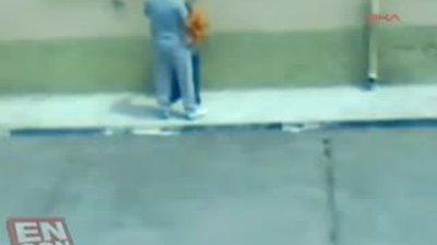 Otistik öğrenciye öğretmen dayağı