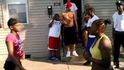 Kızların Acımasız sokak dövüşü