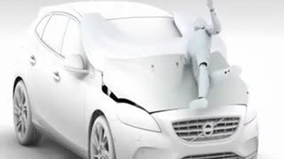 Çarptığı yayayı öldürmeyen araç Volvo V40