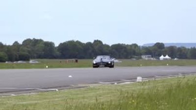 Golf topunu araçla yakalamak