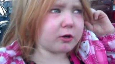 Obama ve Romney'den sıkılan kızın gözyaşları