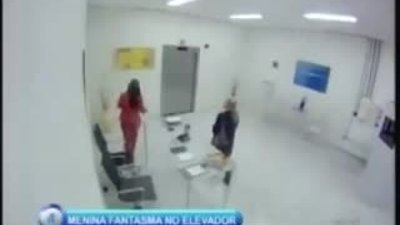 Asansörde korkutan şaka