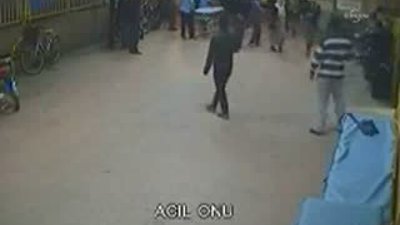 Tabut içindeki cesetle acil servisi bastılar