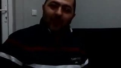 Bir baba kızının saçını nasıl toplar